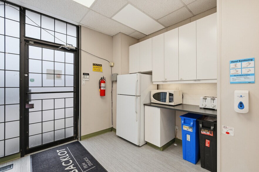 More Photos Of 40 Butterick Rd, Toronto Manufacturing For Sale