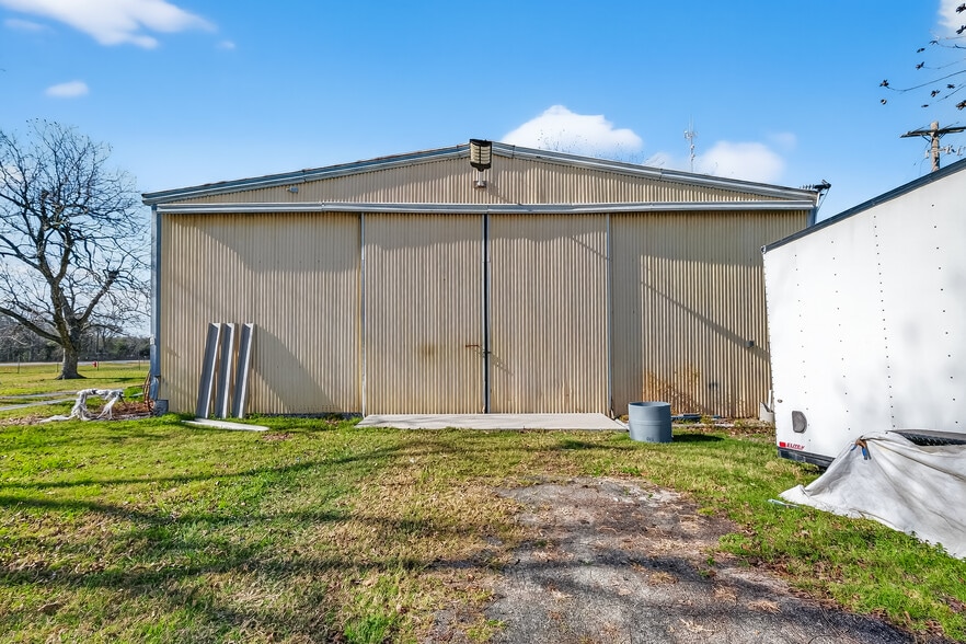 More Photos Of 2900 W Highway 6, Alvin Warehouse For Sale