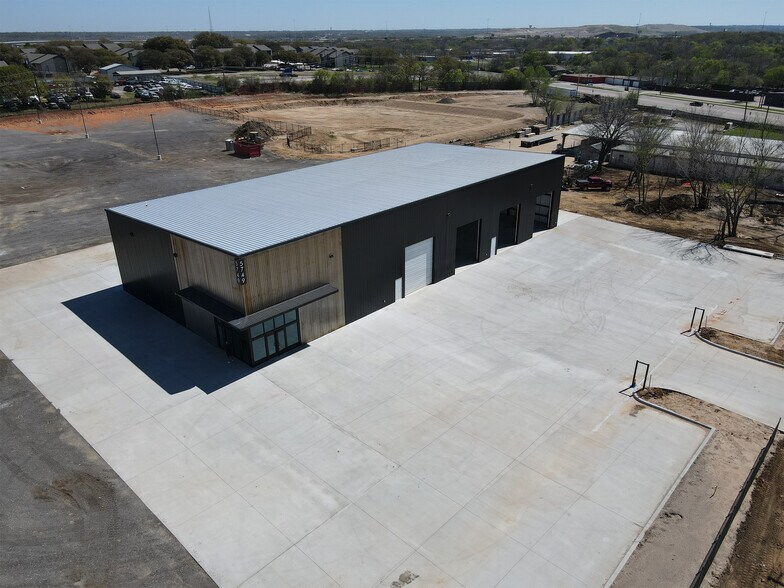 More Photos Of 5749 Parker Henderson Rd, Fort Worth Industrial For Sale