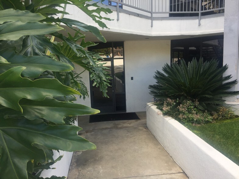 More Photos Of 1365 W Vista Way, Vista Office For Lease