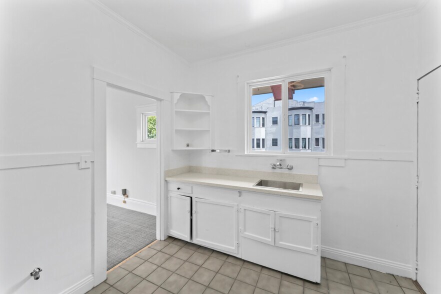 More Photos Of 4000 Broadway, Oakland Medical For Lease