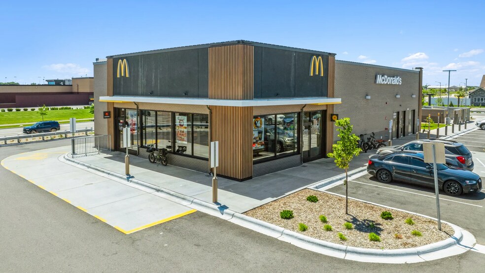 More Photos Of 15460 English Ave, Apple Valley Fast Food For Sale