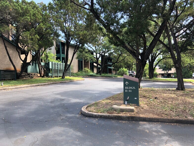 More Photos Of 2525 Wallingwood Dr, Austin Unknown For Lease