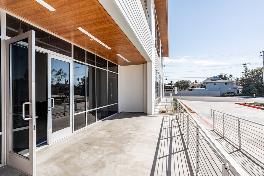 More Photos Of 1901 Via Burton, Fullerton Distribution For Lease