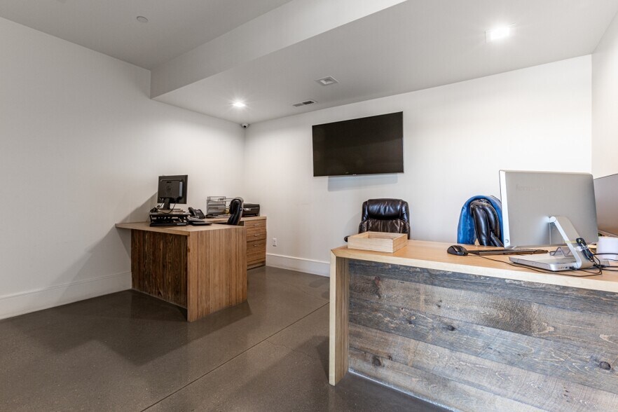 More Photos Of 441 W 12th St, Ogden Manufacturing For Lease