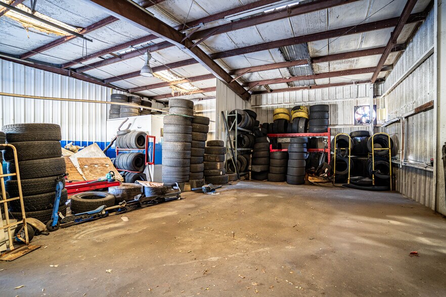 More Photos Of 180 Dr J A Wiltshire Ave E, Lake Wales Warehouse For Sale