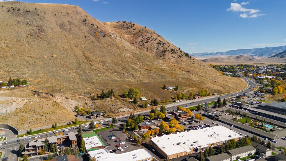 More Photos Of 855 W Broadway Ave, Jackson Apartments For Sale