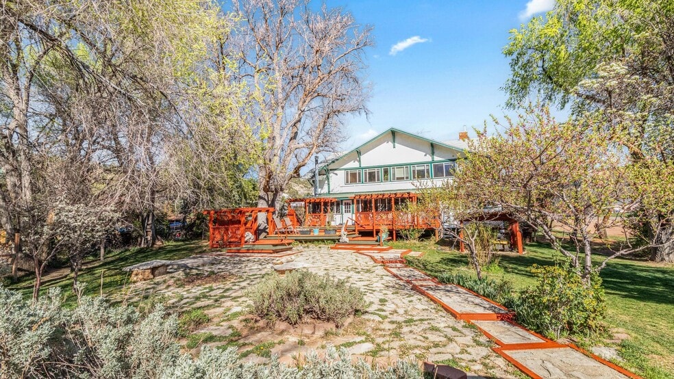 More Photos Of 295 N Main St, Glendale Hospitality For Sale