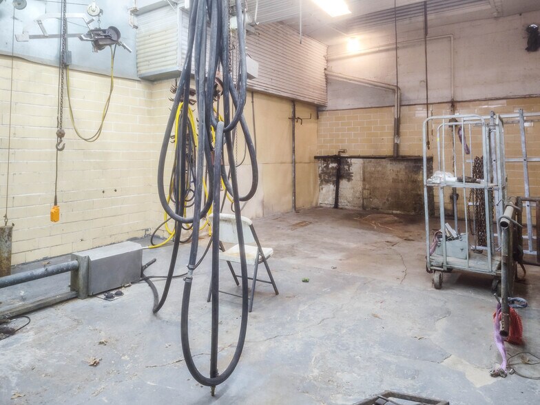 More Photos Of 445 W Maple St, Slater General Retail For Sale