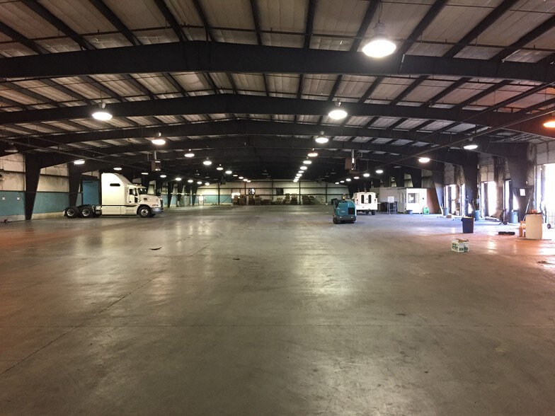 More Photos Of 1021 Clinton Industrial Park Rd, Clinton Warehouse For Lease