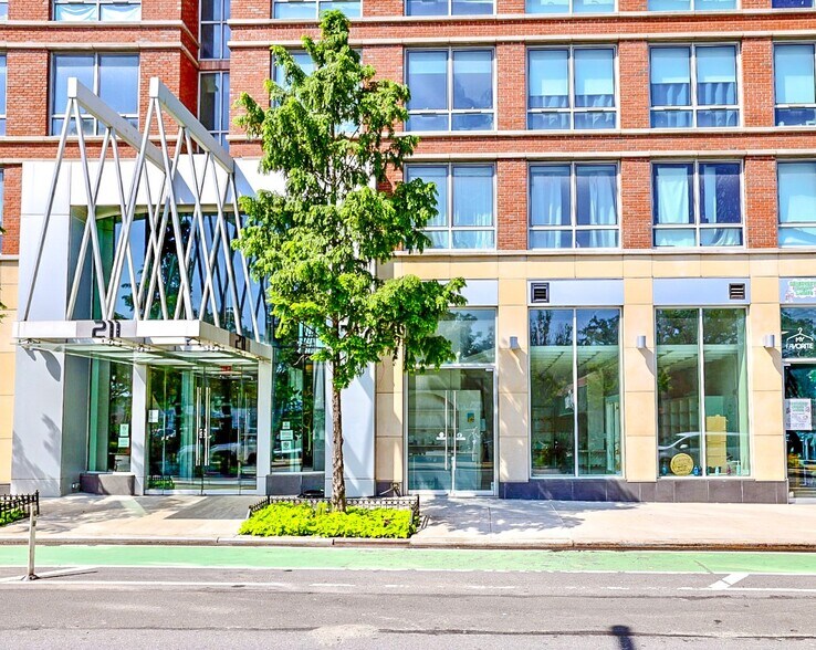 More Photos Of 211 McGuinness Blvd, Brooklyn Apartments For Lease