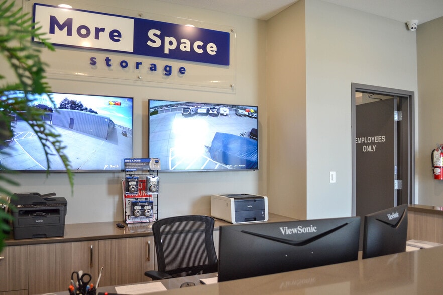 More Photos Of 9518 S 120th St, La Vista Self Storage For Sale