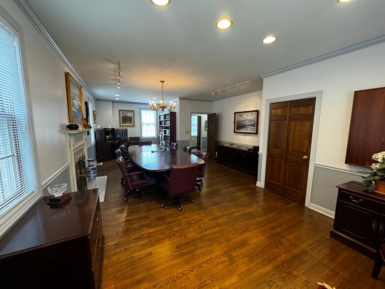 More Photos Of 1623 W Colonial Pky, Inverness Medical For Sale