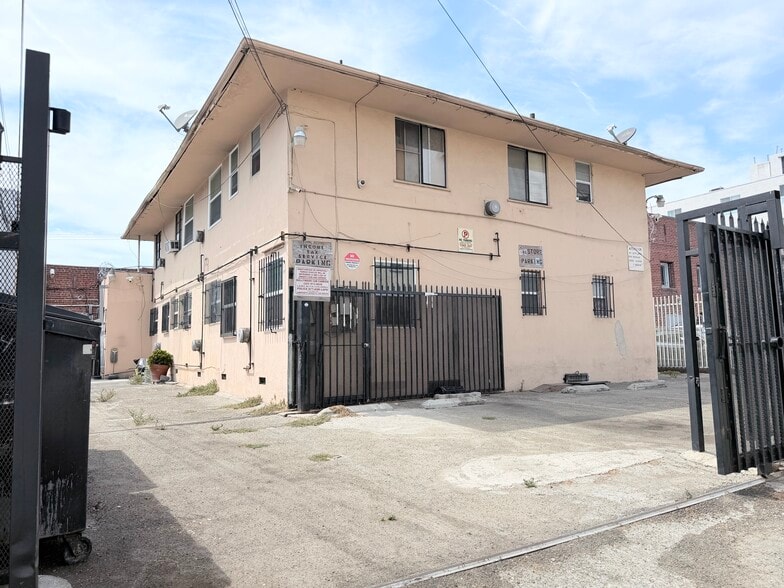 More Photos Of 904 N Western Ave, Los Angeles Storefront Retail Residential For Sale