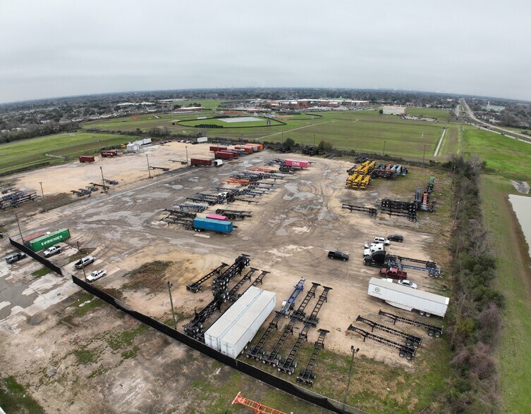 More Photos Of 1605 Genoa Red Bluff Rd, Pasadena Land For Lease