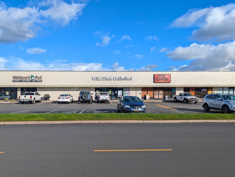 More Photos Of 961 Medford Ctr, Medford General Retail For Sale