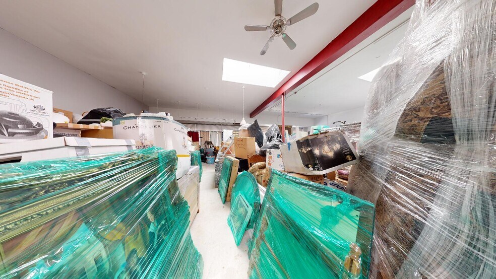 More Photos Of 1301-1303 Pomona St, Crockett Freestanding For Sale