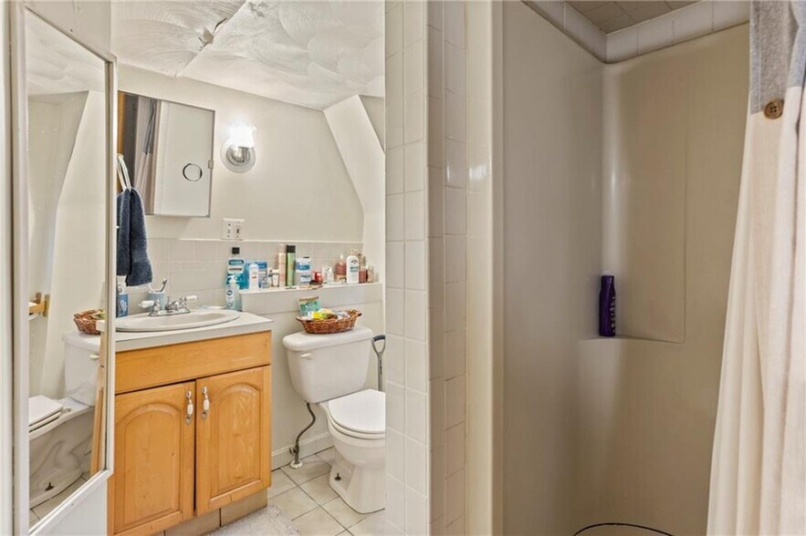 More Photos Of 1670-1674 Main St, West Warwick Storefront Retail Residential For Sale