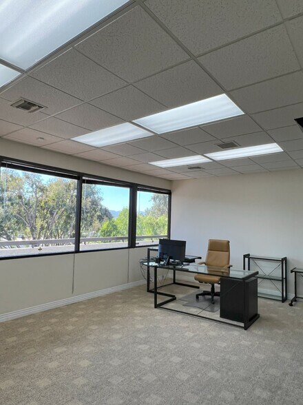 More Photos Of 31194 La Baya Dr, Westlake Village Office For Sale