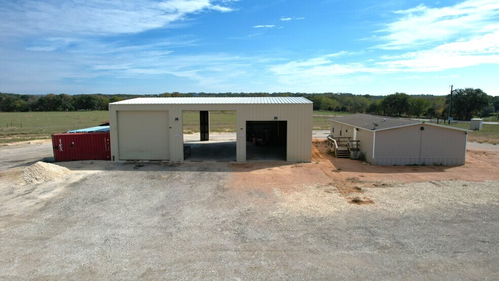 More Photos Of 3153 W Ammann Rd, Bulverde Flex For Sale