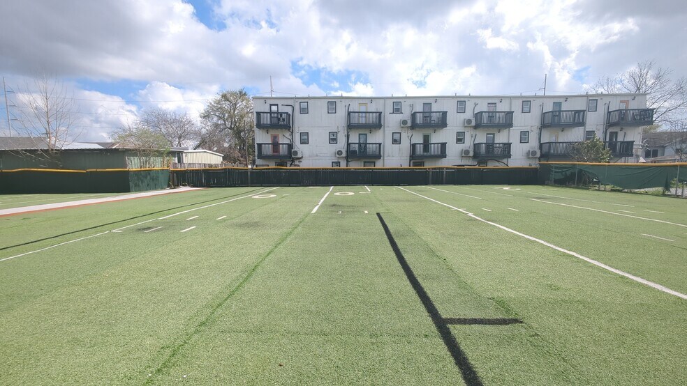 More Photos Of 1440 N Dorgenois St, New Orleans Freestanding For Lease