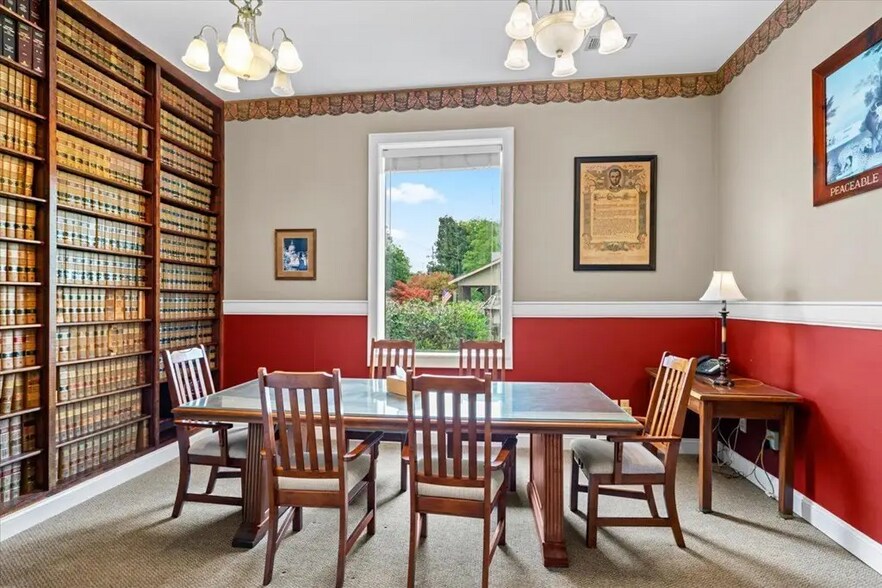 More Photos Of 313 Wolfe St, Cohutta Office For Sale