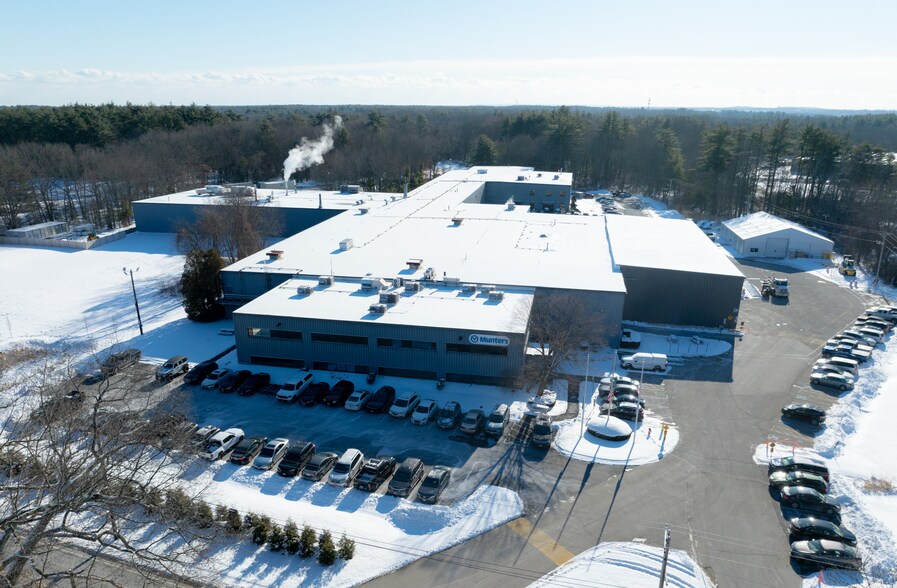 More Photos Of 79 Monroe St, Amesbury Manufacturing For Sale