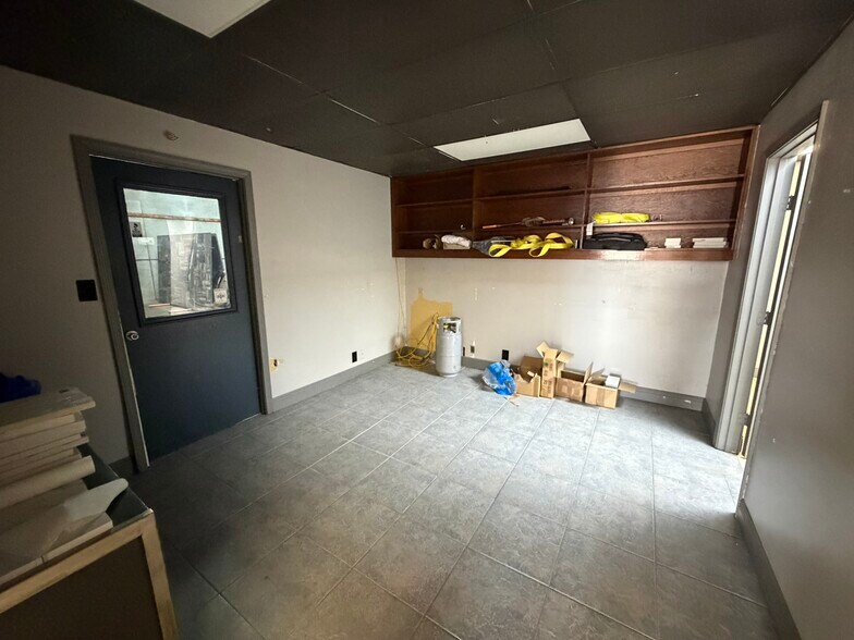 More Photos Of 2601 Lexington St, Kenner Warehouse For Sale