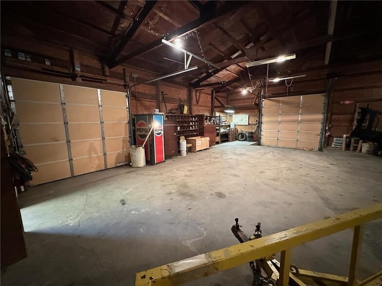 More Photos Of 14 Railroad Ave N, Blomkest Warehouse For Sale