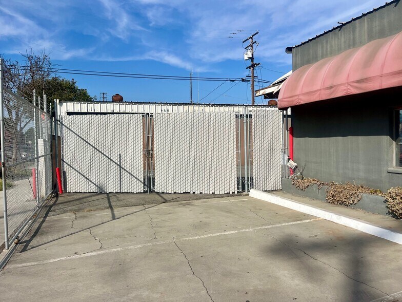 More Photos Of 1750 Daisy Ave, Long Beach Auto Repair For Lease