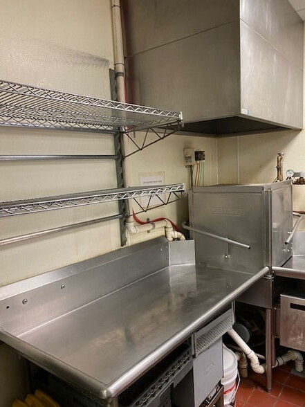 More Photos Of 3315 10th Ave S, Great Falls Restaurant For Sale