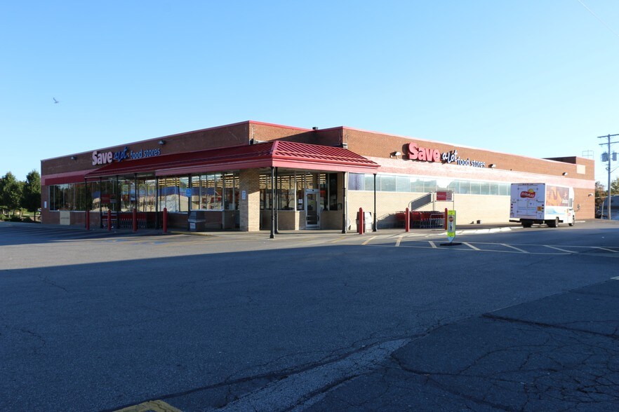 More Photos Of 5200-5302 Memphis Ave, Cleveland Unknown For Lease