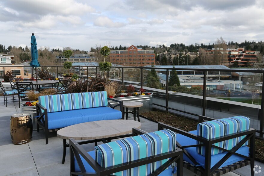 More Photos Of 324 Central Way, Kirkland Apartments For Lease