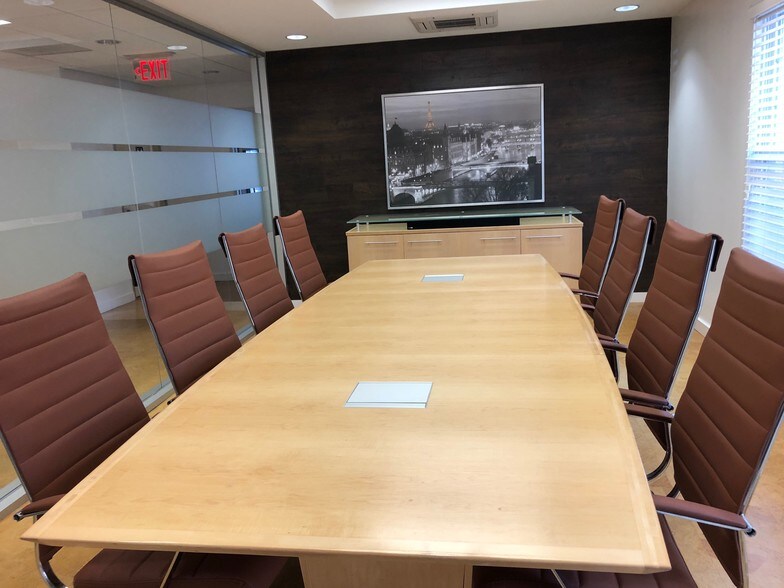 More Photos Of 2440 Sandy Plains Rd, Marietta Office For Sale
