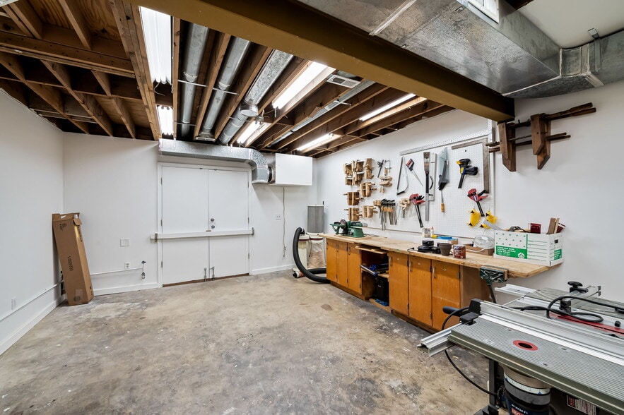 More Photos Of 1637 E Baltimore St, Baltimore Office Residential For Sale