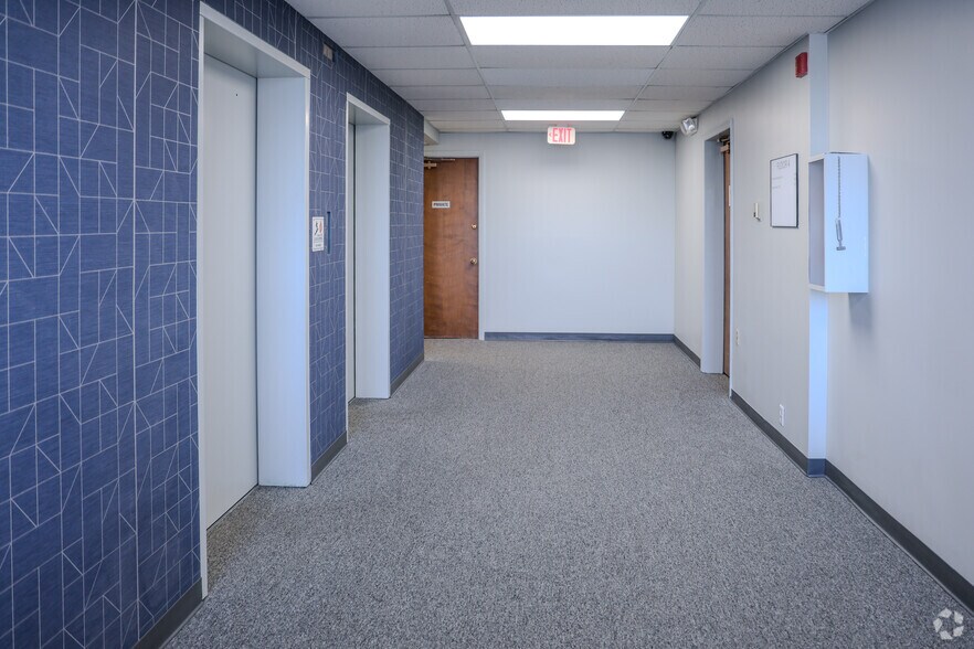 More Photos Of 18780 E Bagley Rd, Middleburg Heights Unknown For Lease