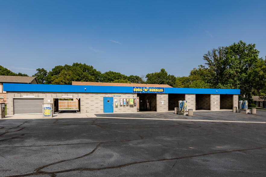 Primary Photo Of 410 Sherman St, Belleville Carwash For Sale