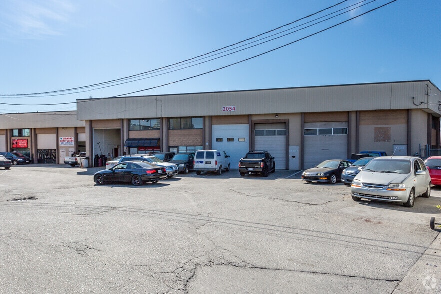 More Photos Of 2054 Kingsway Ave, Port Coquitlam Warehouse For Lease