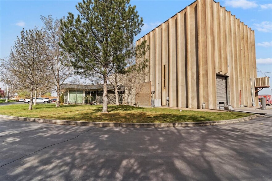 Primary Photo Of 825 S Gladiola St, Salt Lake City Warehouse For Sale