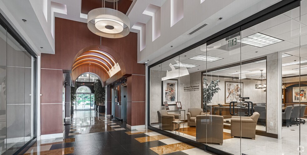 More Photos Of 7900 Glades Rd, Boca Raton Office For Lease