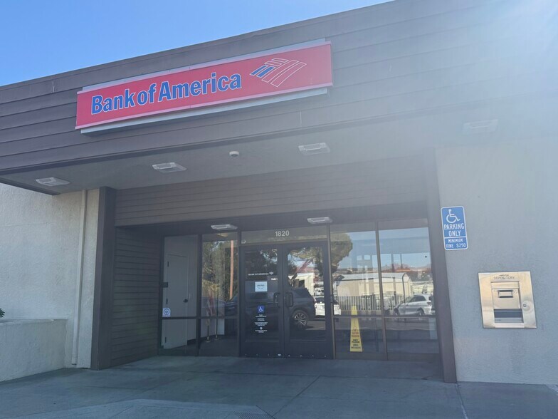 More Photos Of 1820 Oro Dam Blvd E, Oroville Bank For Lease