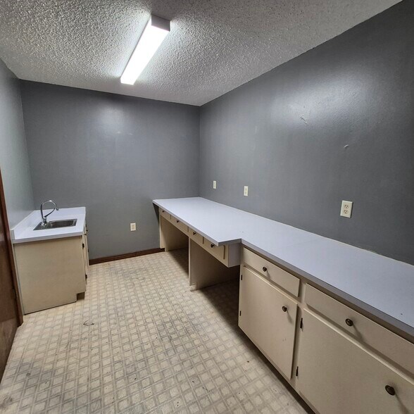 More Photos Of 21 Hines St, Monroeville Office For Sale