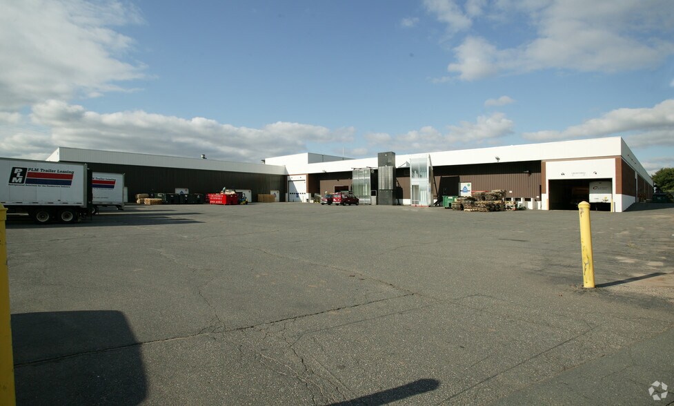 More Photos Of 123 Day Hill Rd, Windsor Manufacturing For Lease