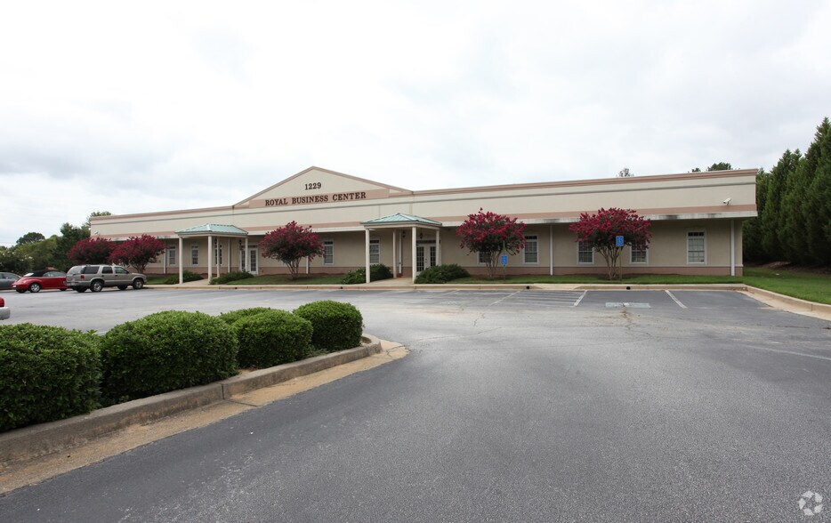 More Photos Of 1229 Royal Dr, Conyers Office For Sale
