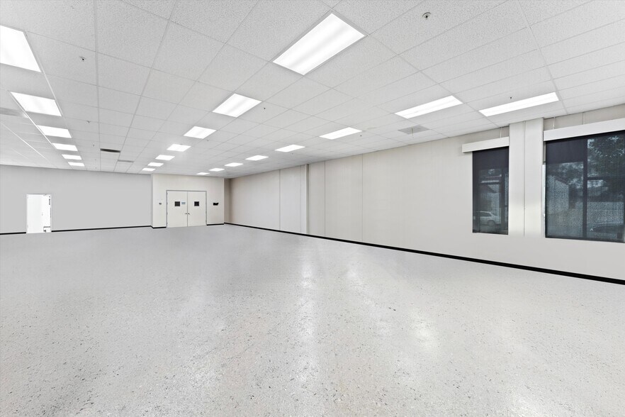 More Photos Of 7433-7439 Lampson Ave, Garden Grove Warehouse For Sale