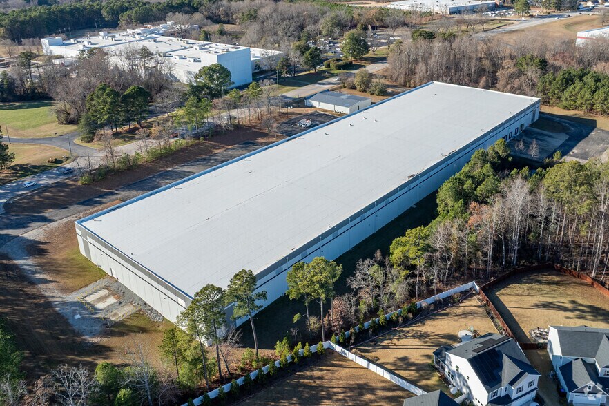 More Photos Of 8009-8013 Purfoy Rd, Fuquay Varina Distribution For Lease