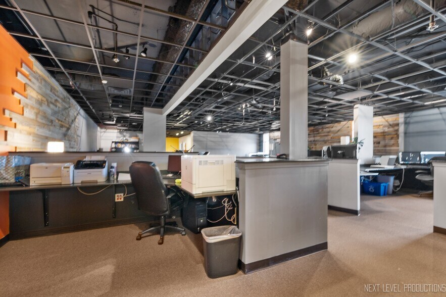 More Photos Of 850 W Bartlett Rd, Bartlett Medical For Sale