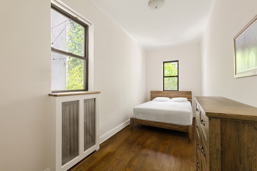 More Photos Of 37 W 71st St, New York Apartments For Sale
