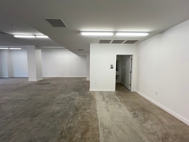 More Photos Of 104 E Central Ave, Temple Office For Lease
