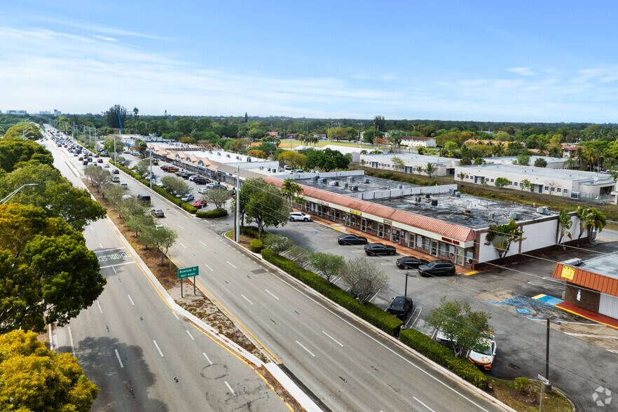 More Photos Of 7831-7865 W Sample Rd, Coral Springs General Retail For Sale